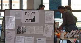 Die Infowand sah noch etwas chaotisch aus