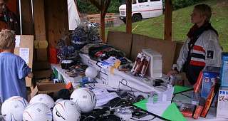 Anika betreut die Tombola