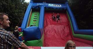 Die Riesenrutsche gesponsert vom MVK