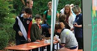 Tina bei der Betreuung der Mitmachaktion