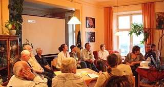 Diskussionsrunde mit vielen Fragen