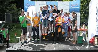 Siegerehrung. Unser Team bekommt viel Sonderapplaus und wird auf das berühmte Treppchen gebeten