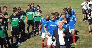 Herr Kupperbusch spricht Grussworte