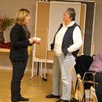 Elisabeth mit Frau von Spiczack im Gespräch