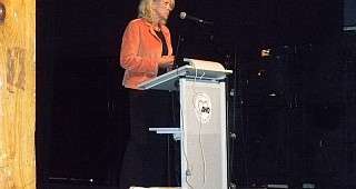 Frau Muhle wahrend ihres Vortrags