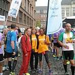 Milka mit Beachflag Anika u. Corina