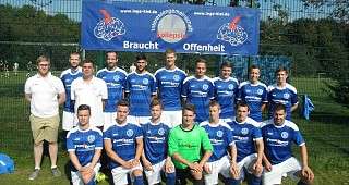 die Ligamannschaft des SSV mit unserer Plane