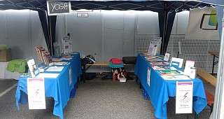 Blick auf die Infotische Blick auf die Infotische