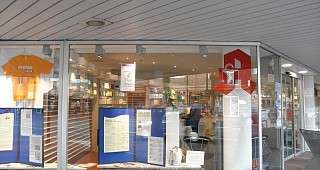 EEG Tafel mit sehr altem EEG Gerät EEG Tafel mit sehr altem EEG Gerät