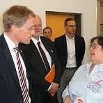 Inge im Gespräch mit Daniel Günther