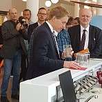 Ministerpräsident Günther beim Rundgang