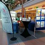 Bistrotisch mit Hinweisen