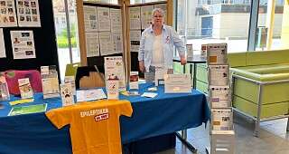 Elisabeth am Stand
