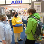 Renate+Inge im Gespraech v2